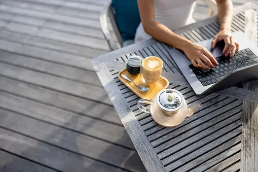 11 Side Hustles for Women to Make Money in 2024